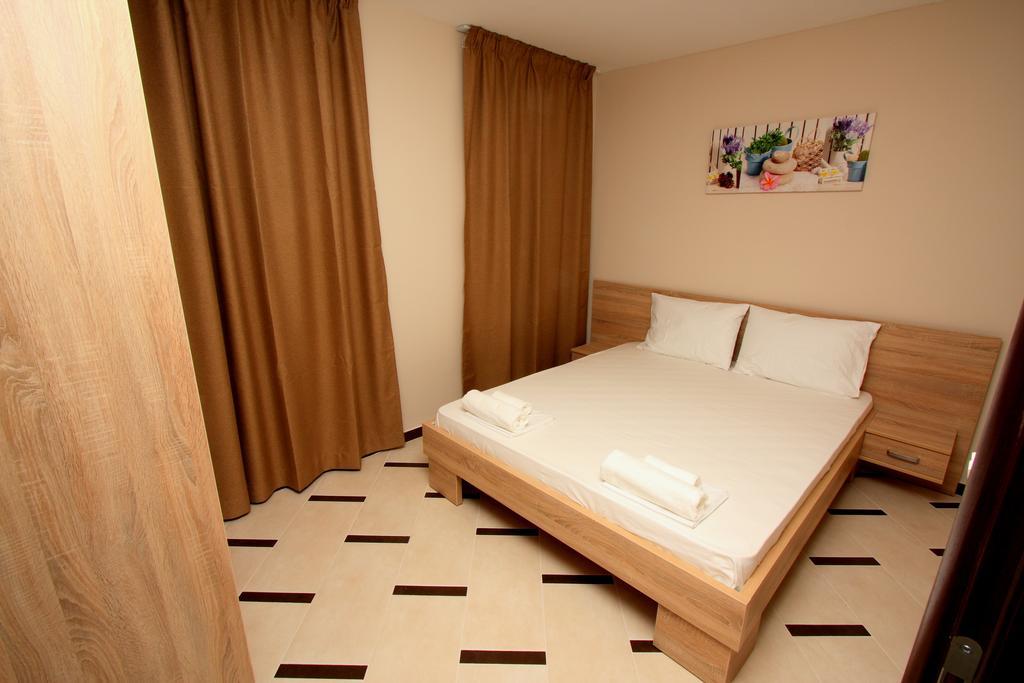 The Old Town Terrace Apartments بودفا الغرفة الصورة